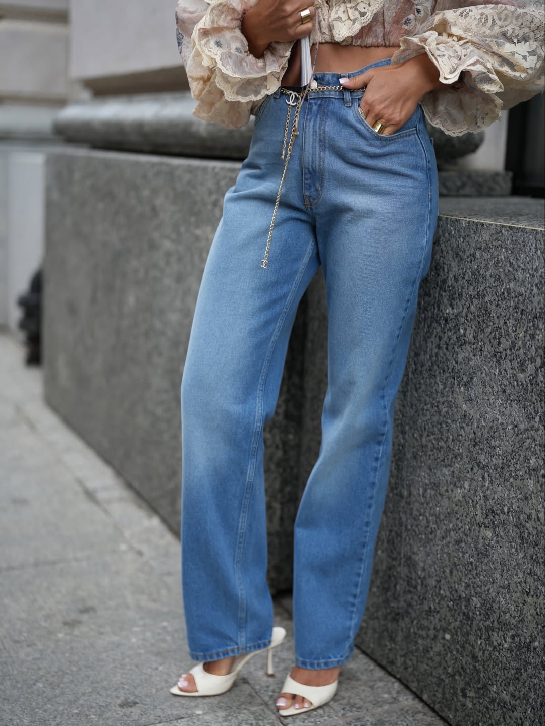 Jeansy push-up bawełniane z wysokim stanem – jasny jeans - obrazek 4